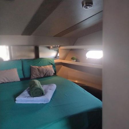 Yach Boat Hotell Barcelona Eksteriør bilde